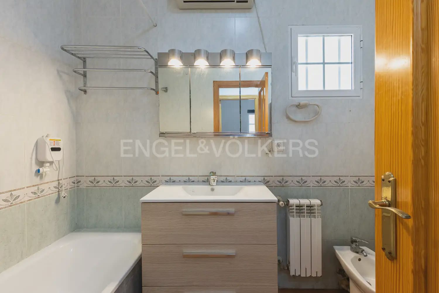 4 sovrum Villa till salu i Betera med pool garage - 368 000 € (Ref: 9897978)