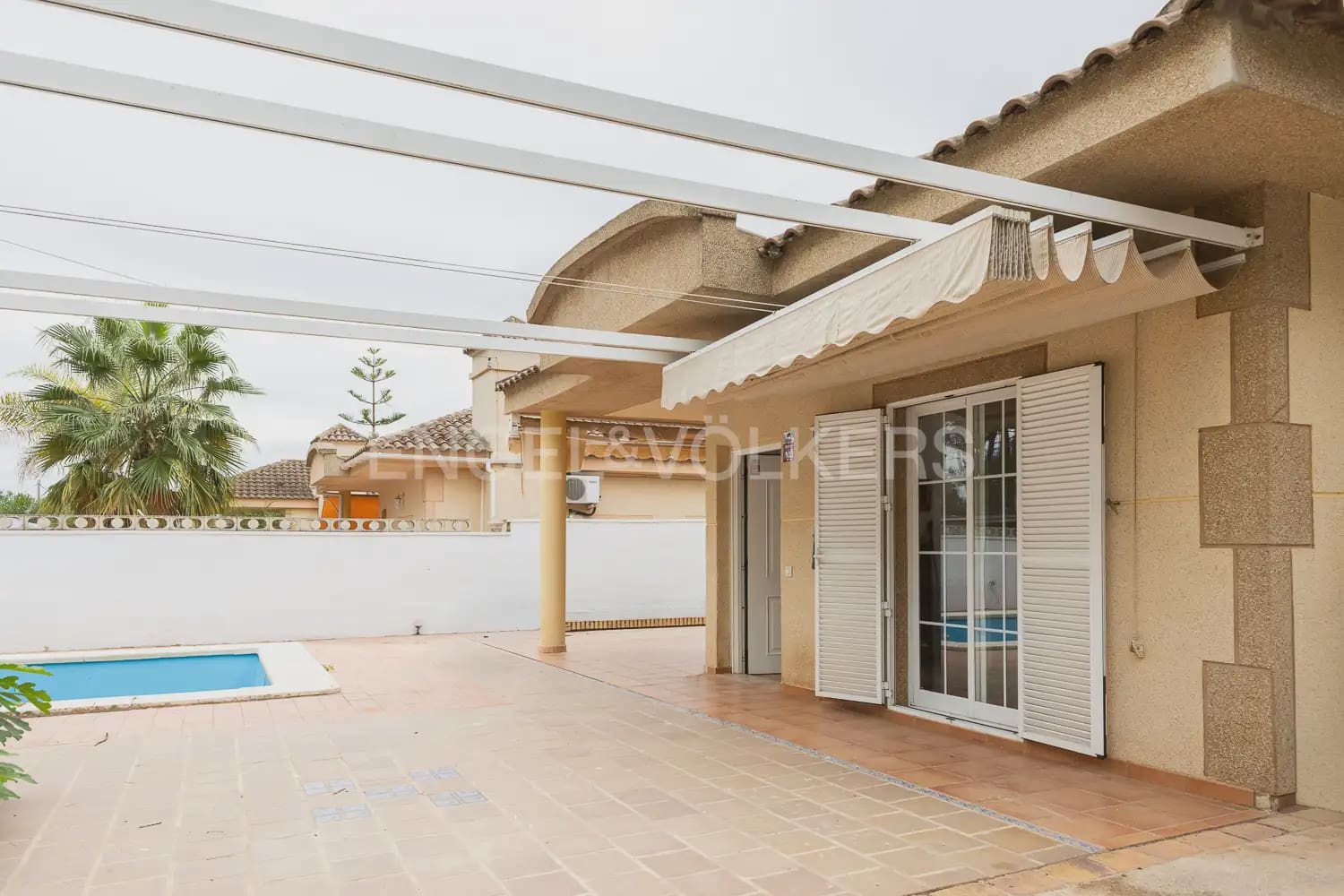 4 sovrum Villa till salu i Betera med pool garage - 368 000 € (Ref: 9897978)