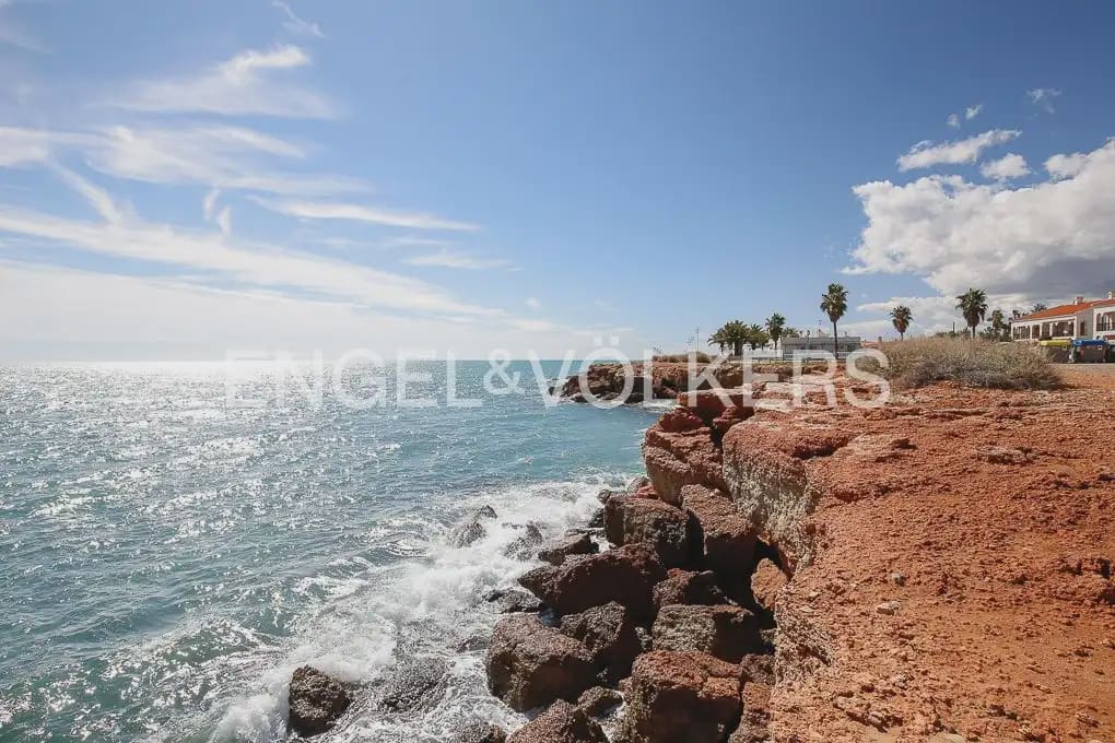 3 bedroom Villa for sale in Vinaros with pool garage - € 490,000 (Ref: 9897979)