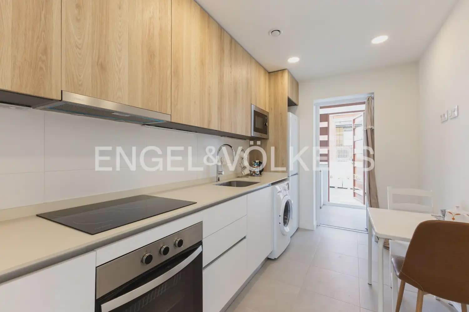 3 bedroom Villa for sale in Vinaros with pool garage - € 490,000 (Ref: 9897979)
