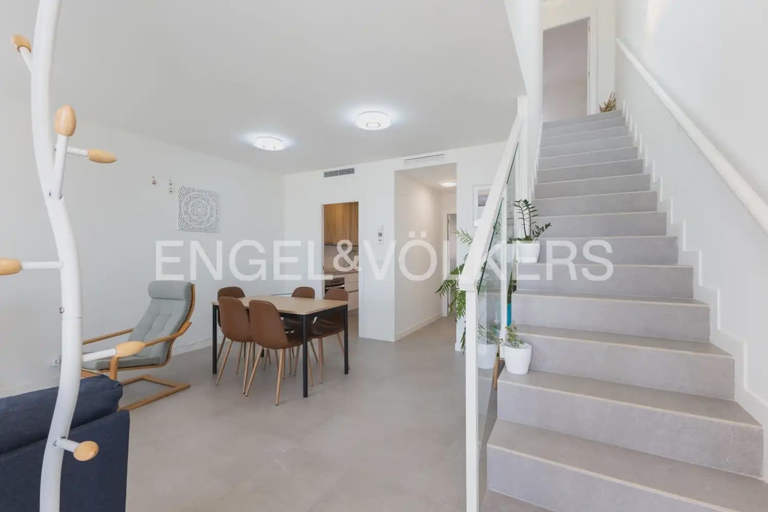 3 bedroom Villa for sale in Vinaros with pool garage - € 490,000 (Ref: 9897979)