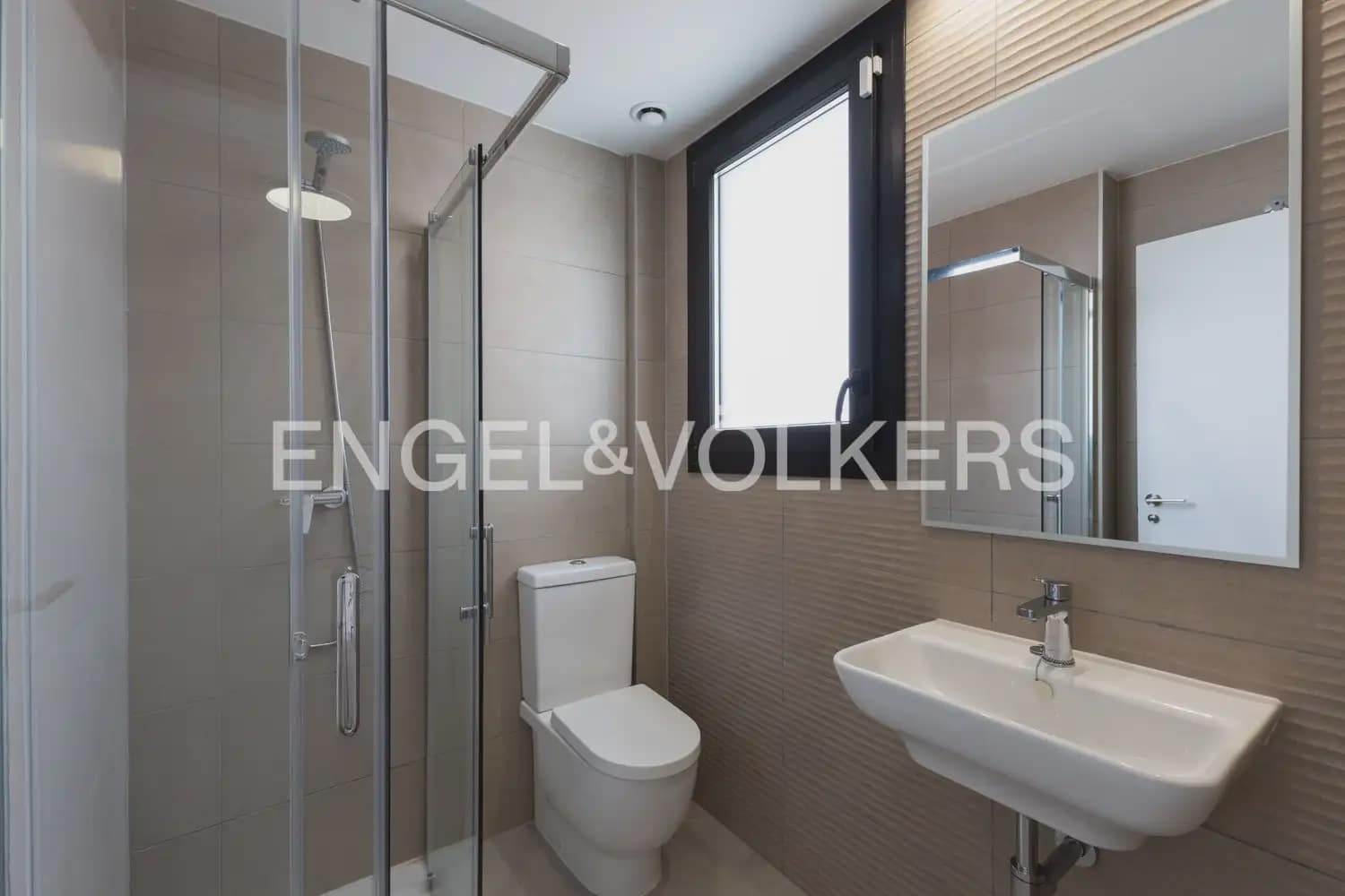 3 bedroom Villa for sale in Vinaros with pool garage - € 490,000 (Ref: 9897979)