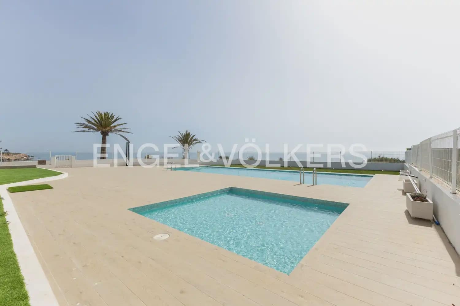3 bedroom Villa for sale in Vinaros with pool garage - € 490,000 (Ref: 9897979)
