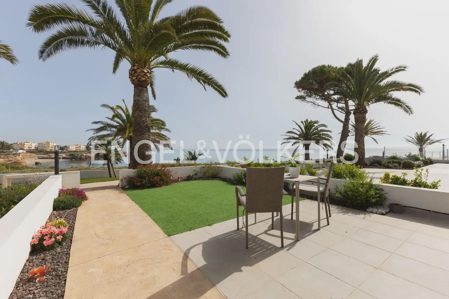 3 bedroom Villa for sale in Vinaros with pool garage - € 490,000 (Ref: 9897979)