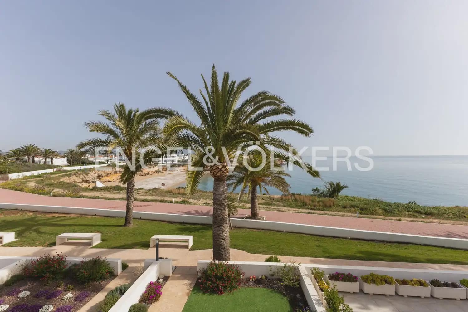 3 bedroom Villa for sale in Vinaros with pool garage - € 490,000 (Ref: 9897979)