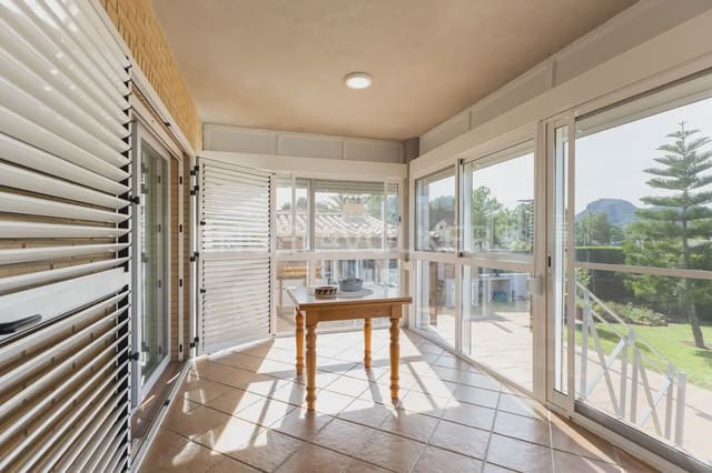 4 bedroom Villa for sale in Albalat dels Tarongers - € 450,000 (Ref: 9897980)