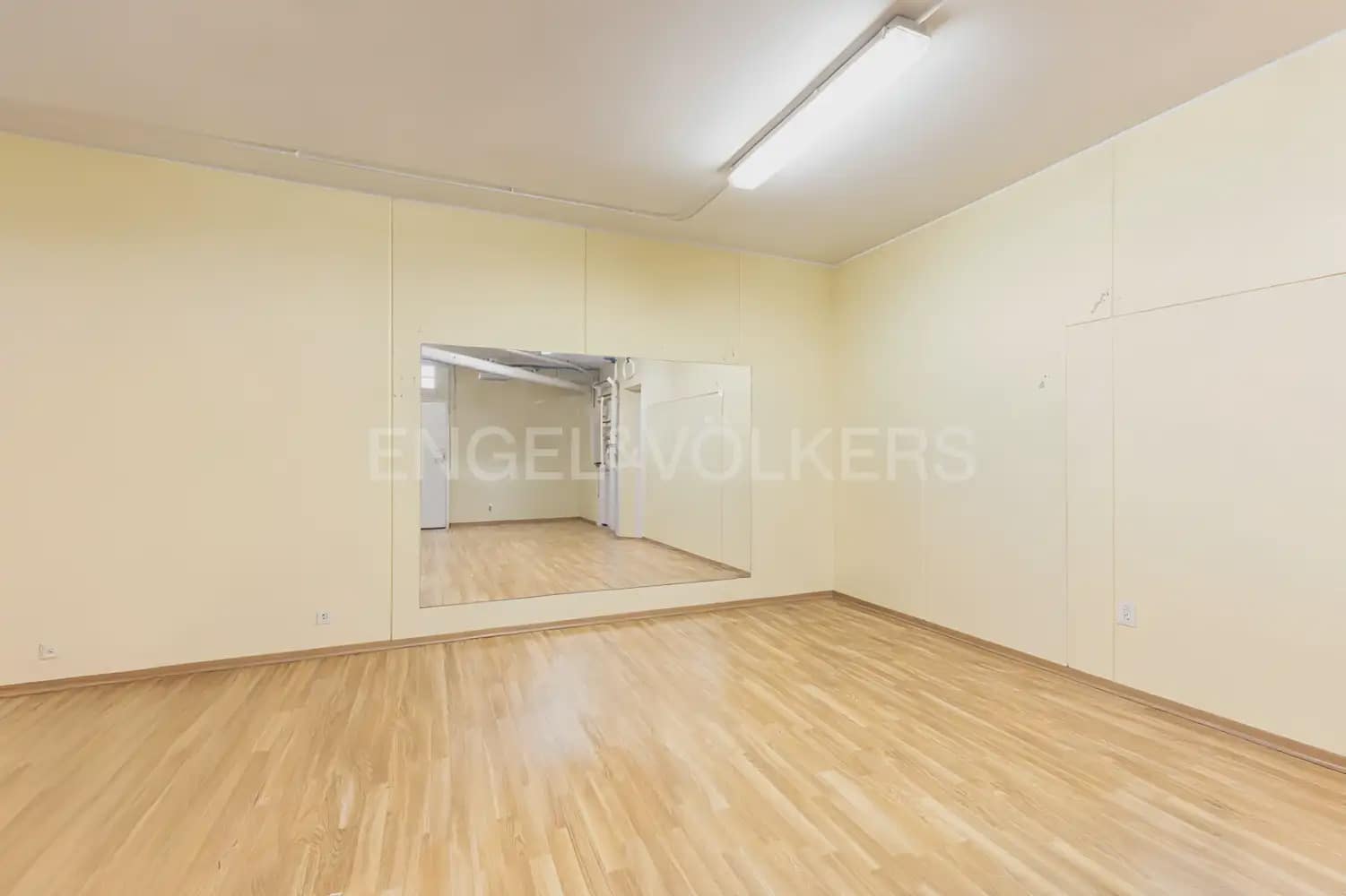 4 Zimmer Villa zu verkaufen in Albalat dels Tarongers mit Pool Garage - 450.000 € (Ref: 9897980)