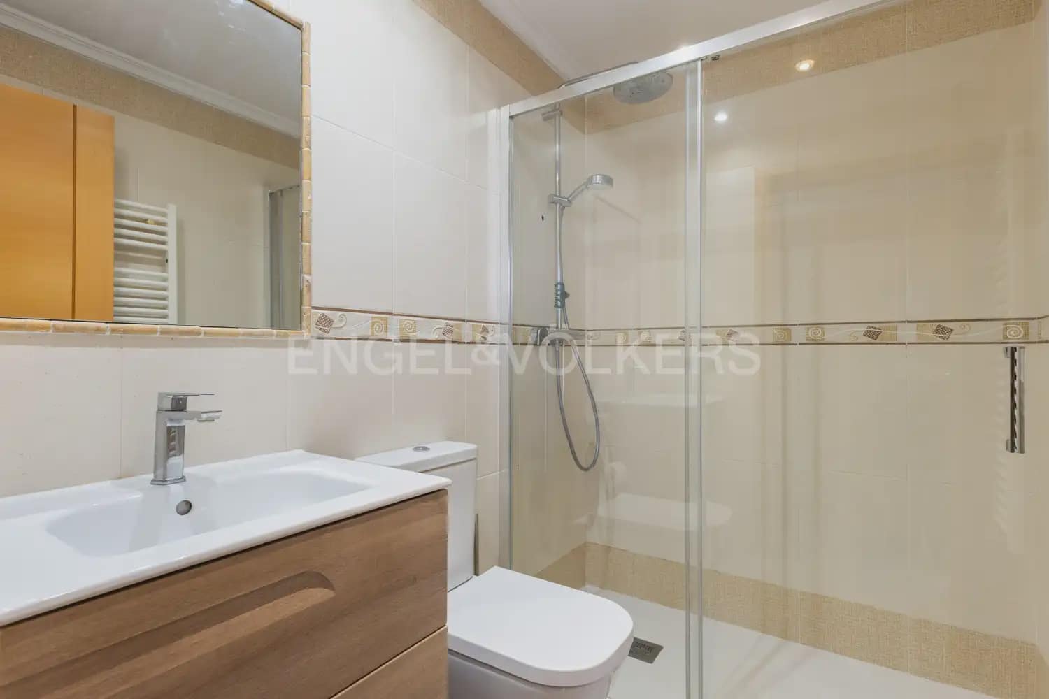 4 Zimmer Villa zu verkaufen in Albalat dels Tarongers mit Pool Garage - 450.000 € (Ref: 9897980)