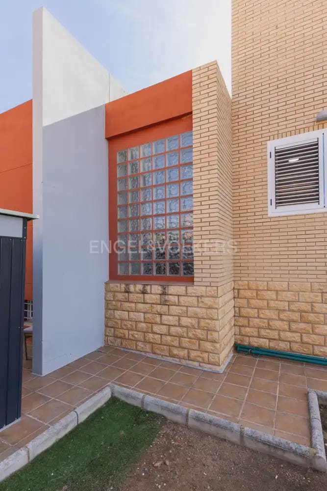 4 Zimmer Villa zu verkaufen in Albalat dels Tarongers mit Pool Garage - 450.000 € (Ref: 9897980)