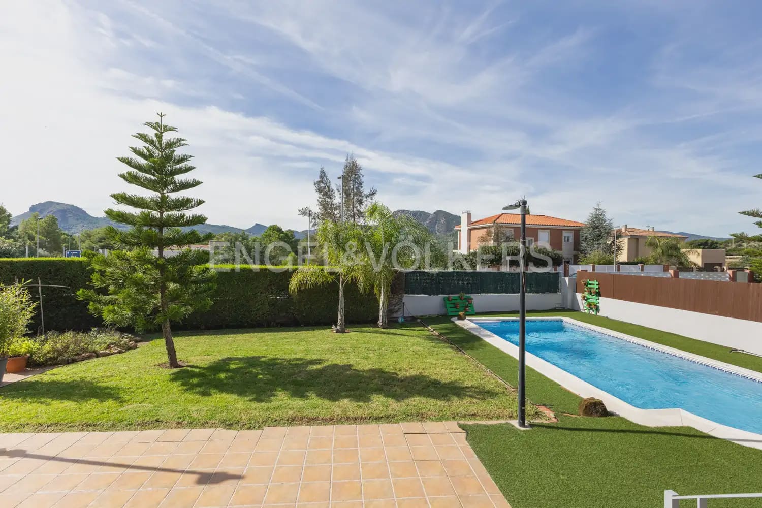 4 Zimmer Villa zu verkaufen in Albalat dels Tarongers mit Pool Garage - 450.000 € (Ref: 9897980)