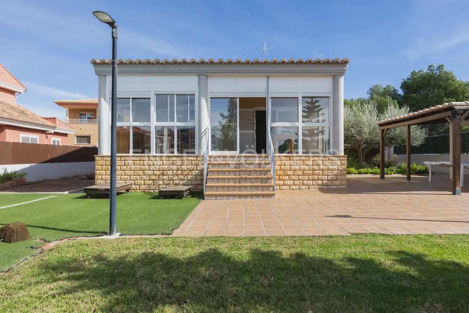 4 Zimmer Villa zu verkaufen in Albalat dels Tarongers mit Pool Garage - 450.000 € (Ref: 9897980)
