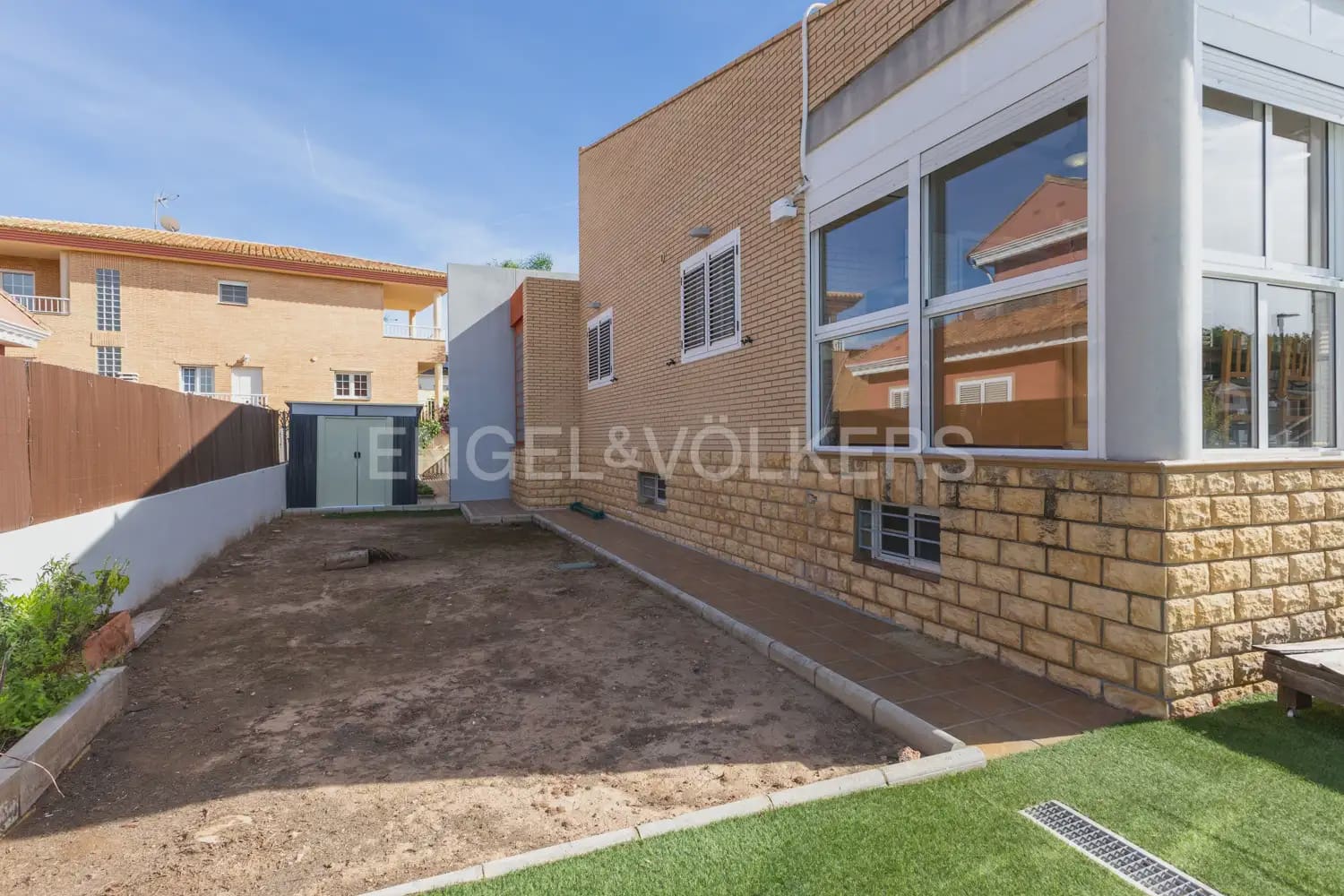4 Zimmer Villa zu verkaufen in Albalat dels Tarongers mit Pool Garage - 450.000 € (Ref: 9897980)