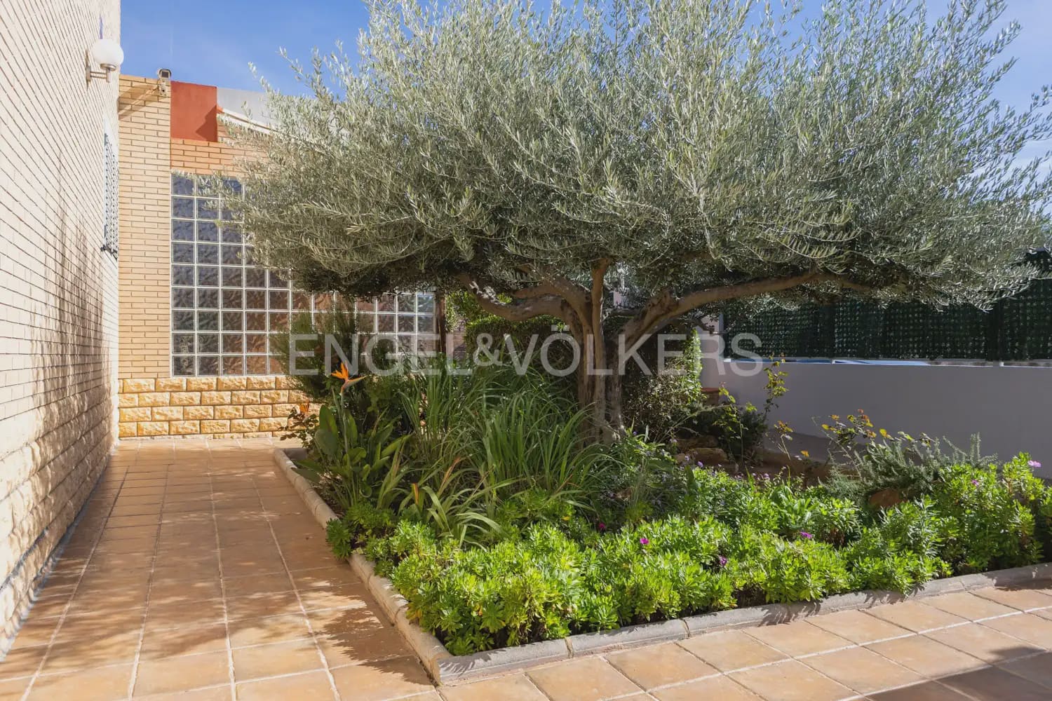 4 Zimmer Villa zu verkaufen in Albalat dels Tarongers mit Pool Garage - 450.000 € (Ref: 9897980)