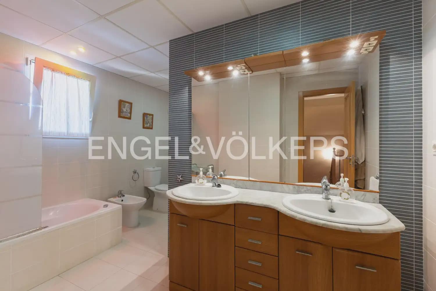 Ático de 7 habitaciones en Vila-real en venta con garaje - 350.000 € (Ref: 9897981)