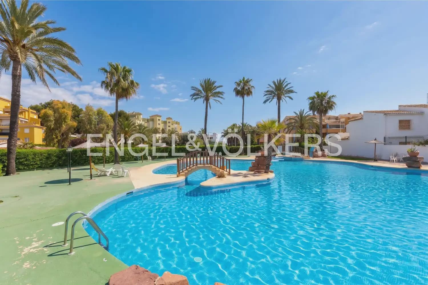 3 soverom Hus til leie i Javea / Xabia med svømmebasseng - € 1 800 (Ref: 9897982)