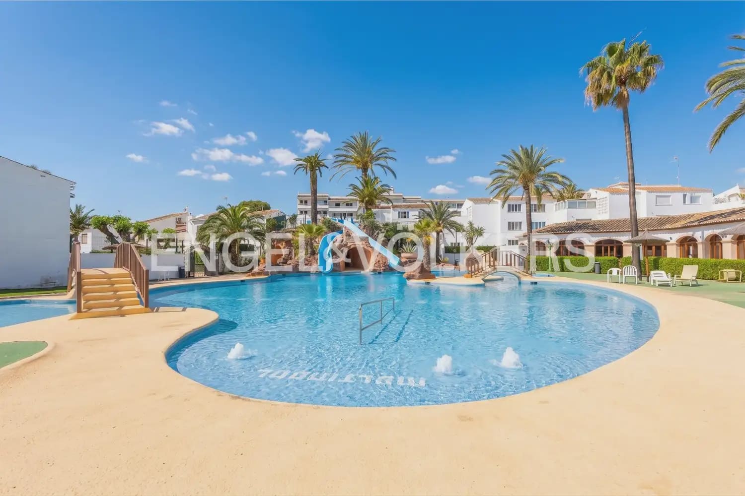 3 soverom Hus til leie i Javea / Xabia med svømmebasseng - € 1 800 (Ref: 9897982)
