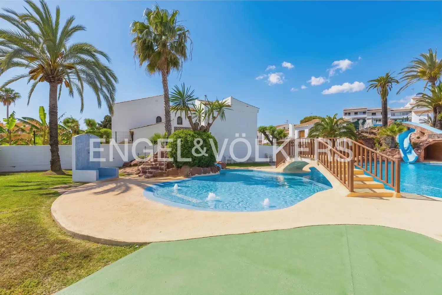 3 soverom Hus til leie i Javea / Xabia med svømmebasseng - € 1 800 (Ref: 9897982)