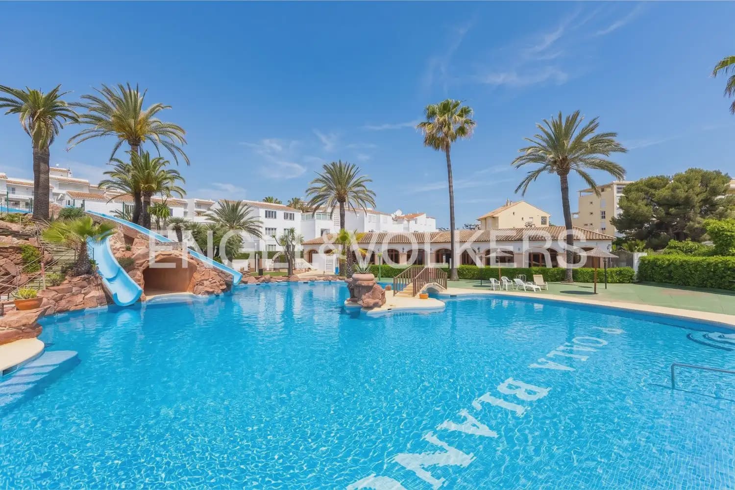 3 soverom Hus til leie i Javea / Xabia med svømmebasseng - € 1 800 (Ref: 9897982)