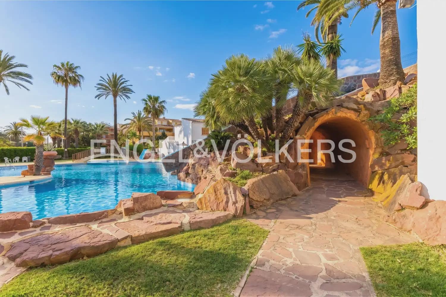 3 soverom Hus til leie i Javea / Xabia med svømmebasseng - € 1 800 (Ref: 9897982)