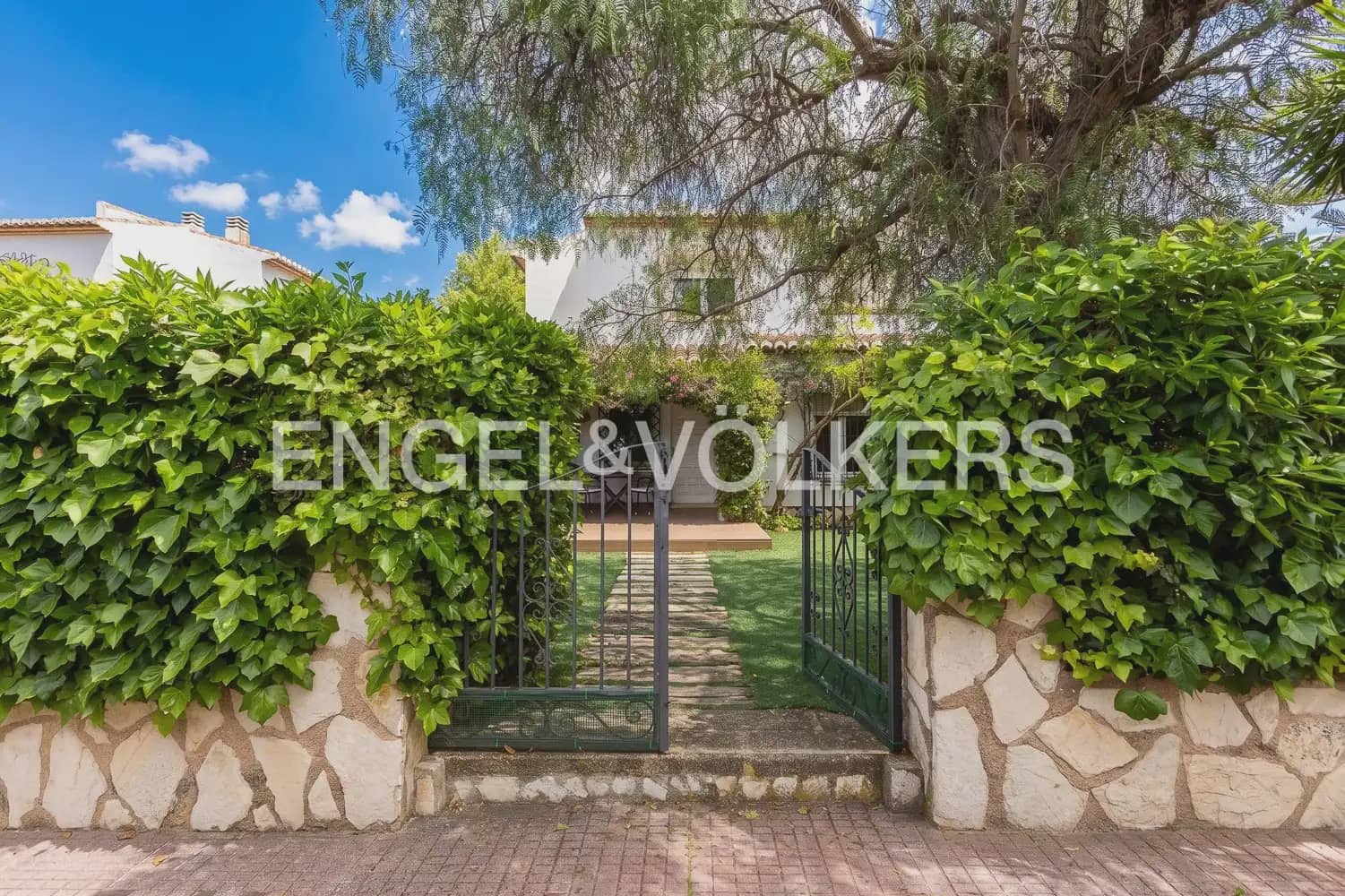 3 soverom Hus til leie i Javea / Xabia med svømmebasseng - € 1 800 (Ref: 9897982)