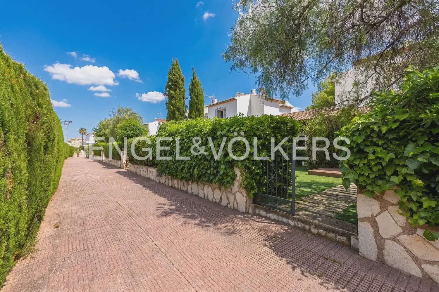 3 soverom Hus til leie i Javea / Xabia med svømmebasseng - € 1 800 (Ref: 9897982)