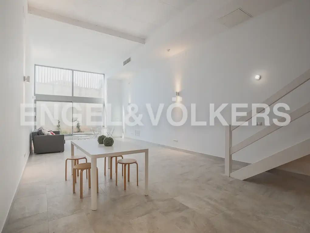 1 bedroom Loft for rent in Valencia city with pool garage - € 1,190 (Ref: 9897988)