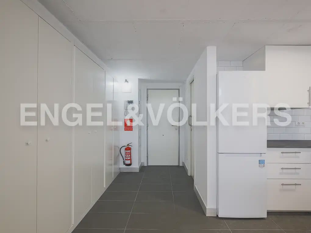 1 bedroom Loft for rent in Valencia city with pool garage - € 1,190 (Ref: 9897988)