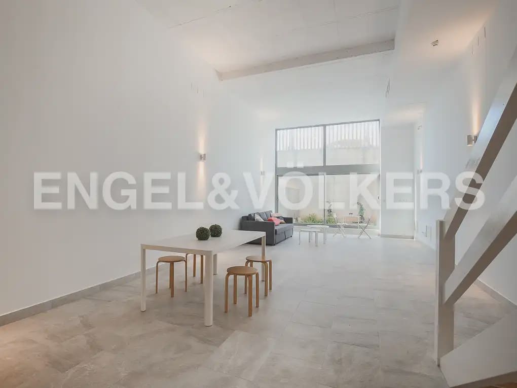1 bedroom Loft for rent in Valencia city with pool garage - € 1,190 (Ref: 9897988)