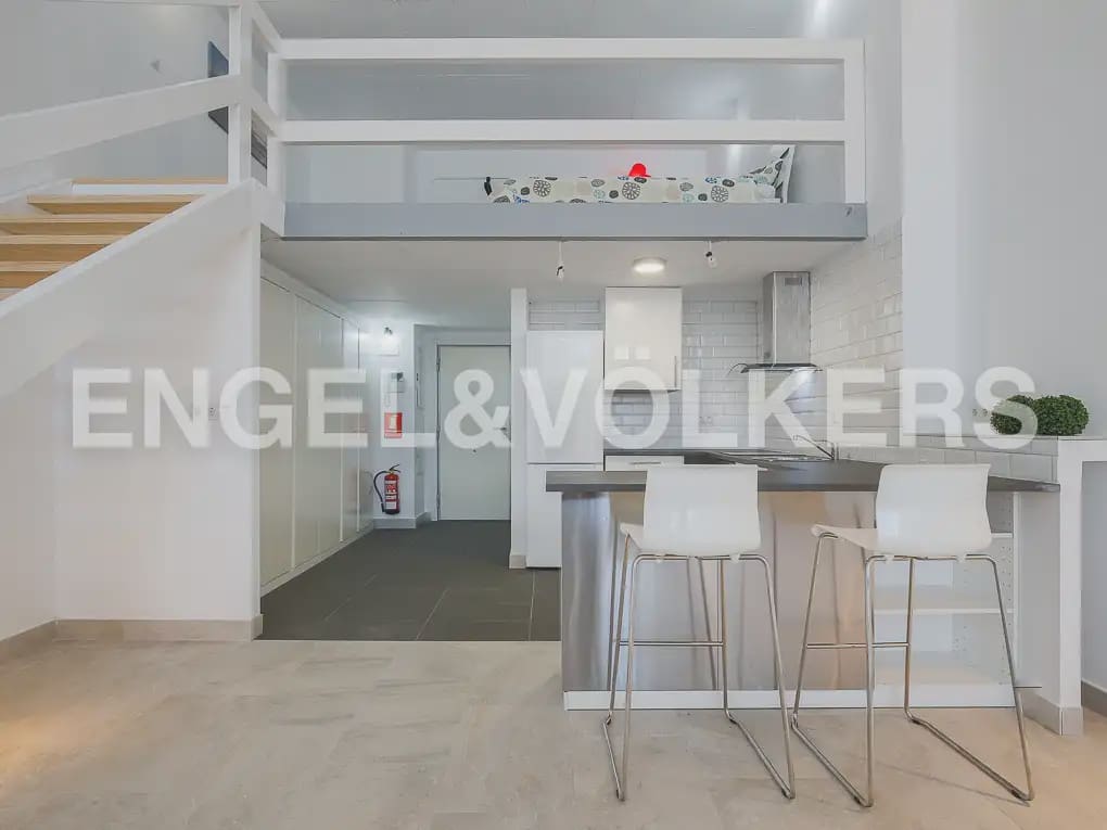 1 bedroom Loft for rent in Valencia city with pool garage - € 1,190 (Ref: 9897988)