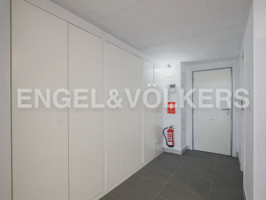 1 bedroom Loft for rent in Valencia city with pool garage - € 1,190 (Ref: 9897988)