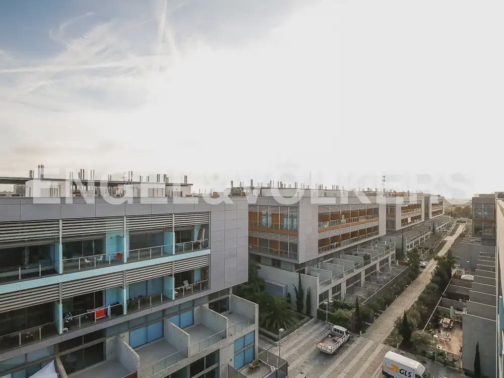 1 bedroom Loft for rent in Valencia city with pool garage - € 1,190 (Ref: 9897988)