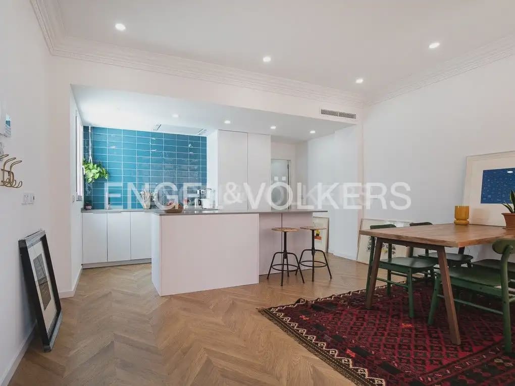 3 quarto Penthouse para arrendar em Valencia cidade - 2 200 € (Ref: 9897989)