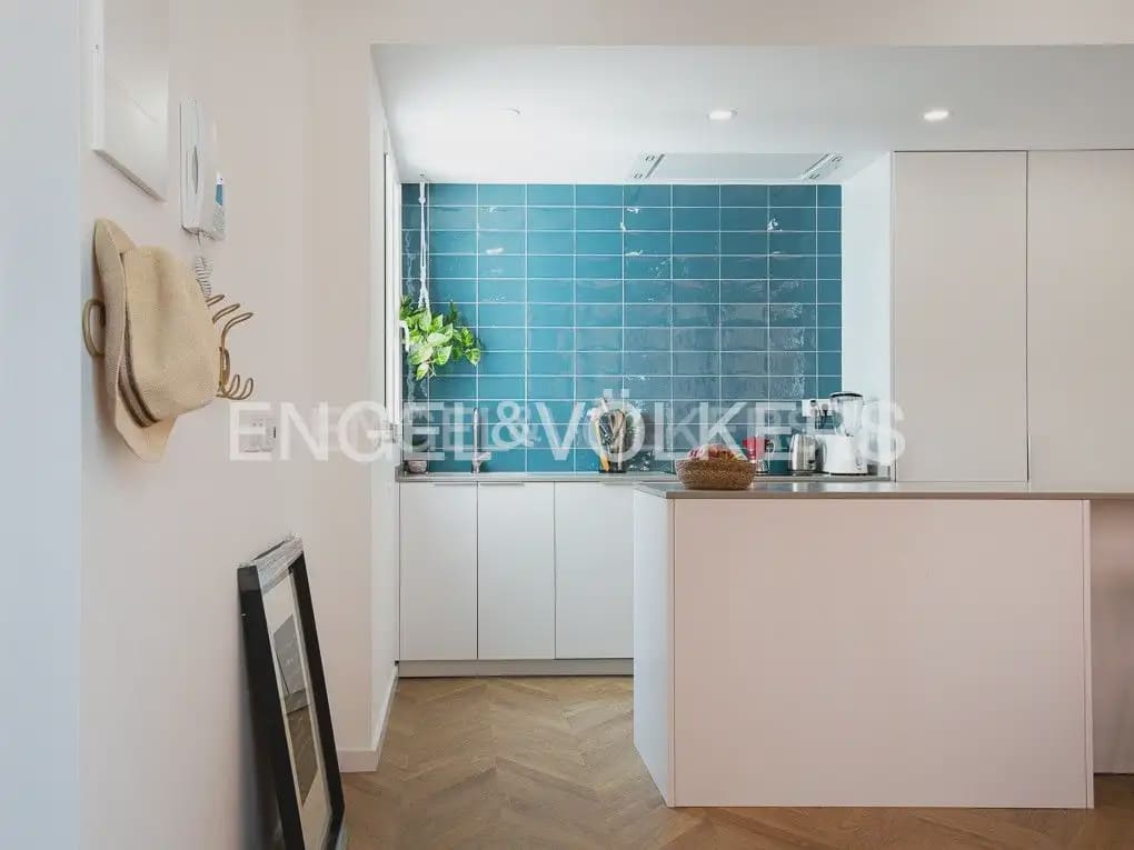 3 quarto Penthouse para arrendar em Valencia cidade - 2 200 € (Ref: 9897989)