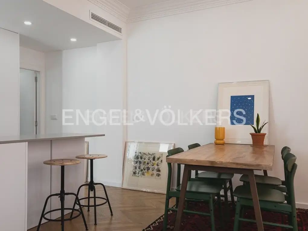 3 quarto Penthouse para arrendar em Valencia cidade - 2 200 € (Ref: 9897989)