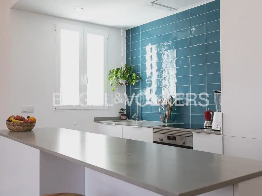 3 quarto Penthouse para arrendar em Valencia cidade - 2 200 € (Ref: 9897989)
