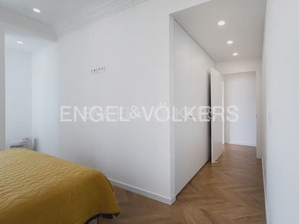3 quarto Penthouse para arrendar em Valencia cidade - 2 200 € (Ref: 9897989)