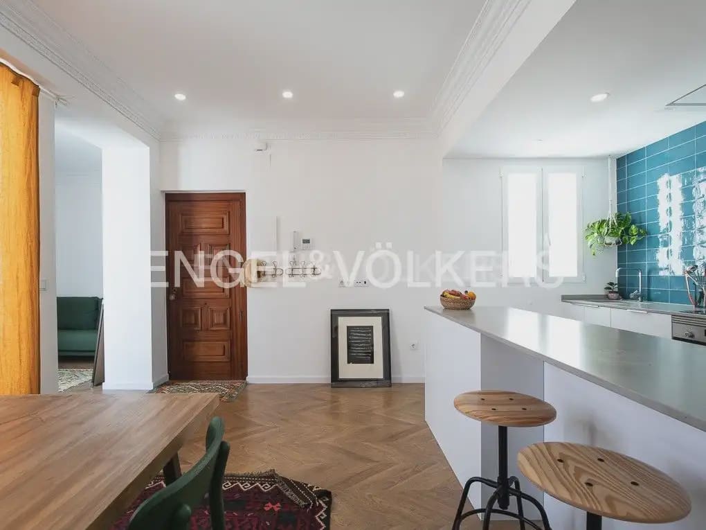 3 quarto Penthouse para arrendar em Valencia cidade - 2 200 € (Ref: 9897989)