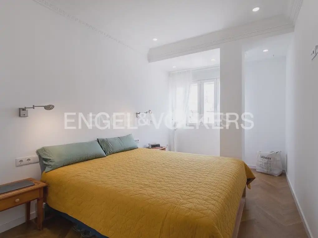 3 quarto Penthouse para arrendar em Valencia cidade - 2 200 € (Ref: 9897989)