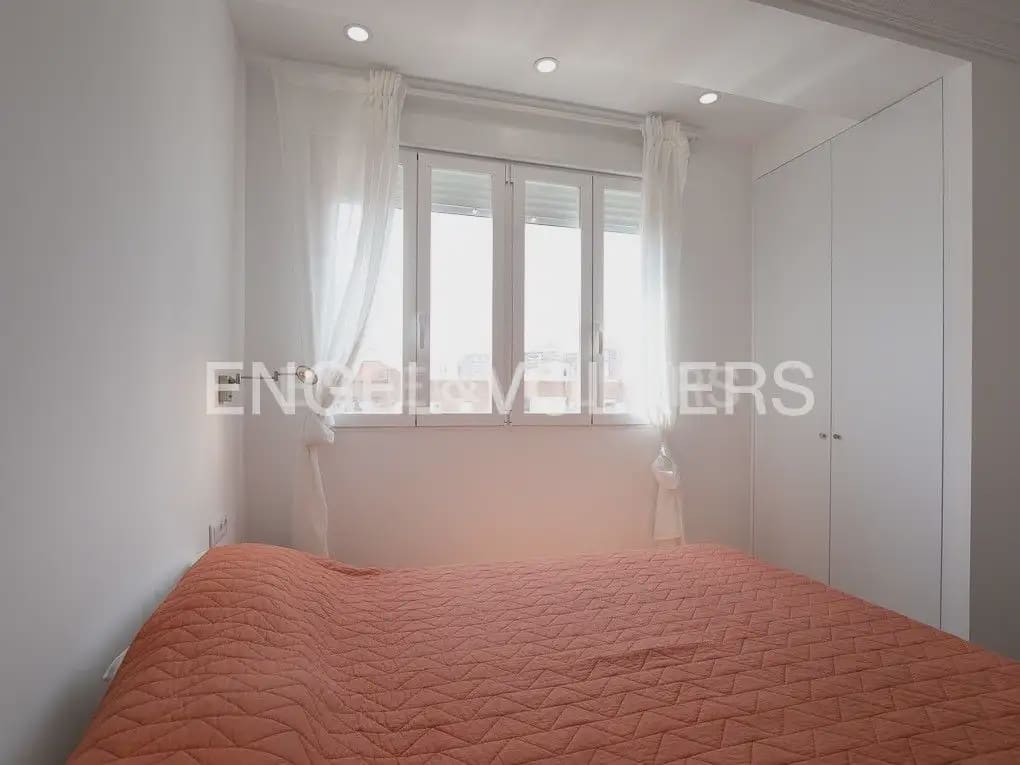 3 quarto Penthouse para arrendar em Valencia cidade - 2 200 € (Ref: 9897989)