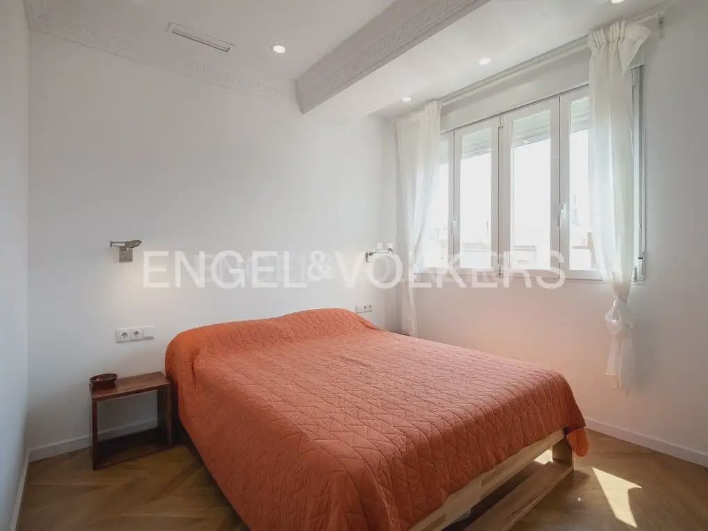 3 quarto Penthouse para arrendar em Valencia cidade - 2 200 € (Ref: 9897989)