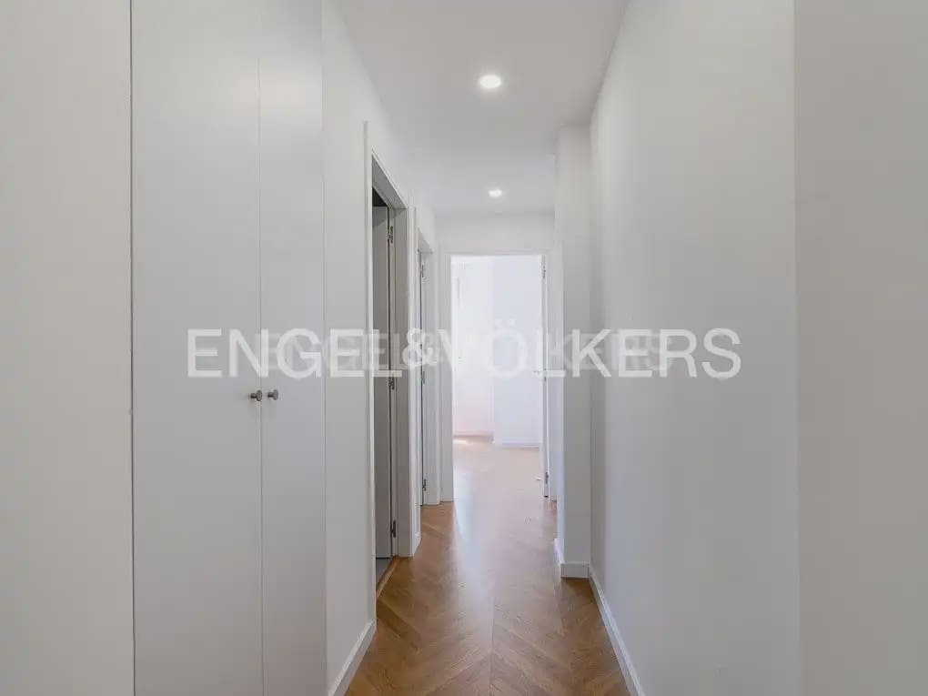 3 quarto Penthouse para arrendar em Valencia cidade - 2 200 € (Ref: 9897989)