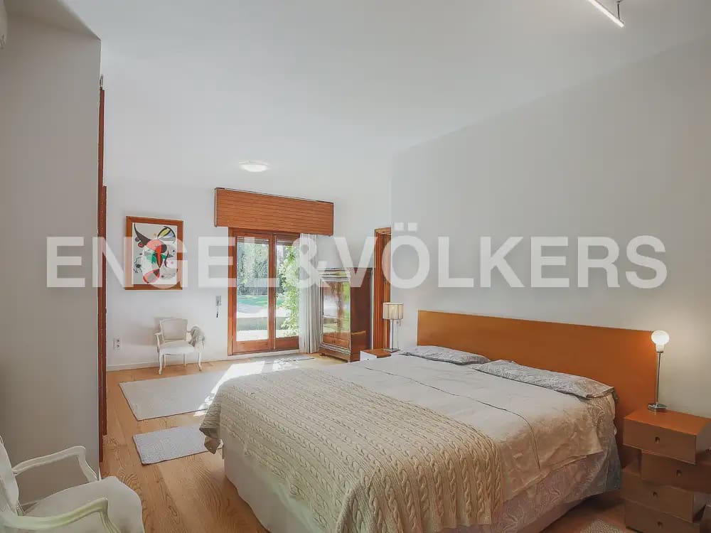 5 bedroom Villa for rent in Rocafort with pool garage - € 5,000 (Ref: 9897990)