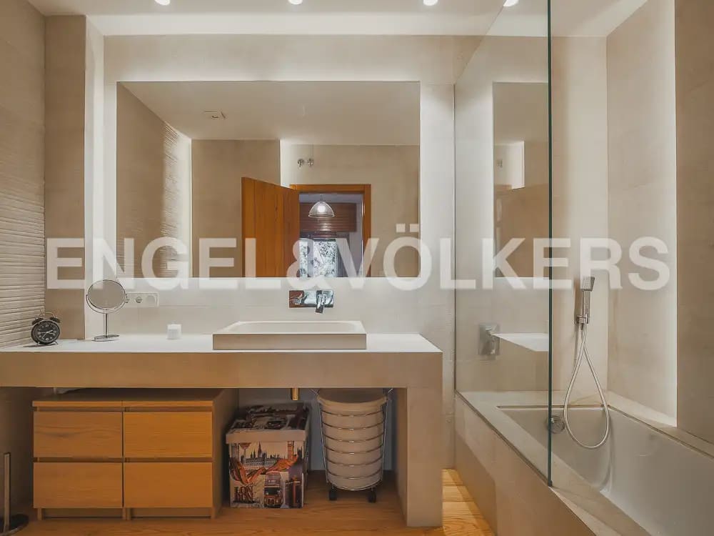 5 bedroom Villa for rent in Rocafort with pool garage - € 5,000 (Ref: 9897990)