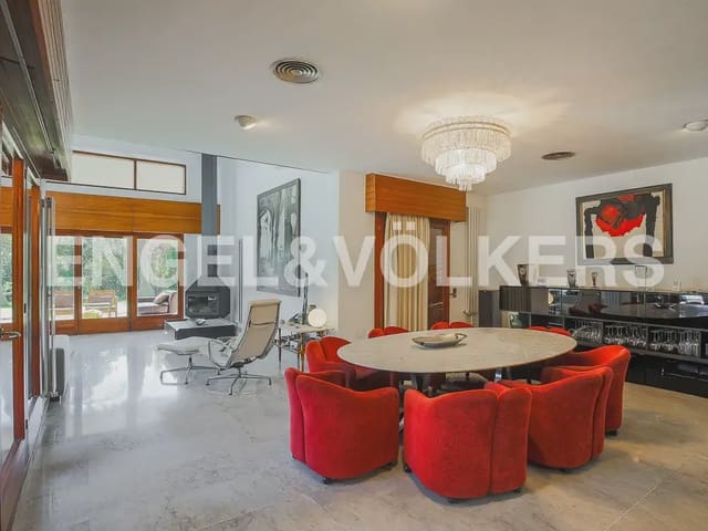 5 bedroom Villa for rent in Rocafort - € 5,000 (Ref: 9897990)