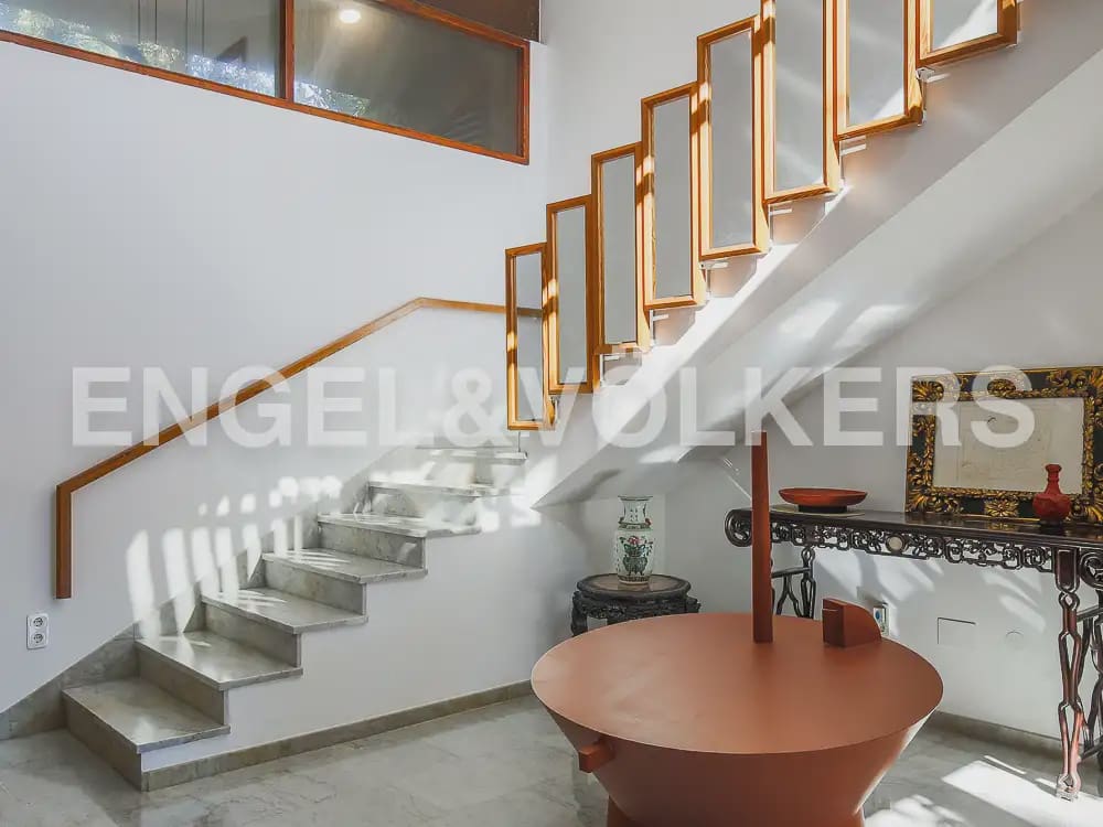 5 bedroom Villa for rent in Rocafort with pool garage - € 5,000 (Ref: 9897990)