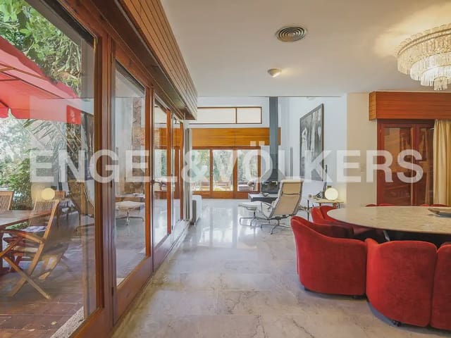 5 bedroom Villa for rent in Rocafort - € 5,000 (Ref: 9897990)