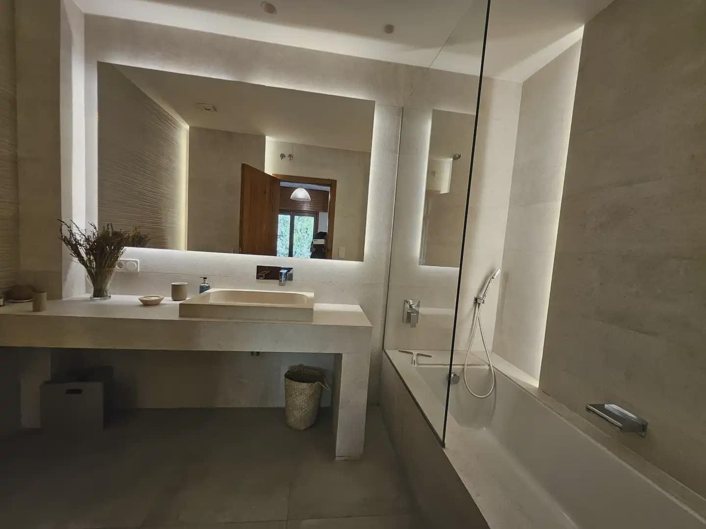 5 bedroom Villa for rent in Rocafort with pool garage - € 5,000 (Ref: 9897990)