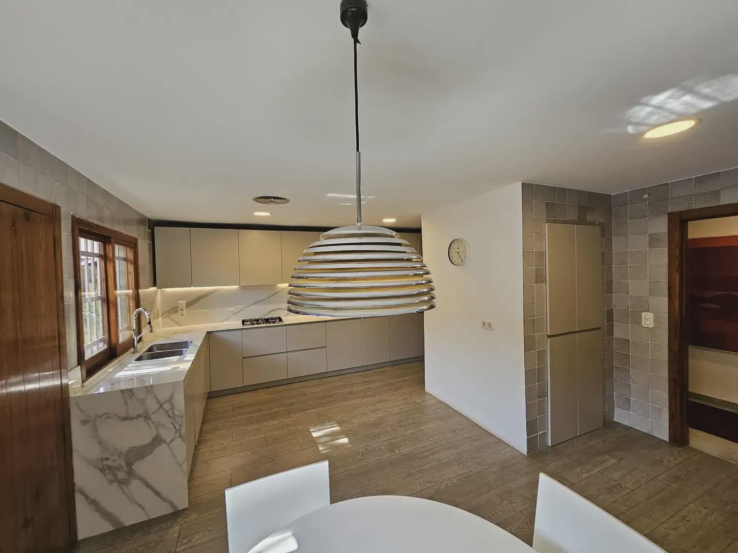 5 bedroom Villa for rent in Rocafort with pool garage - € 5,000 (Ref: 9897990)