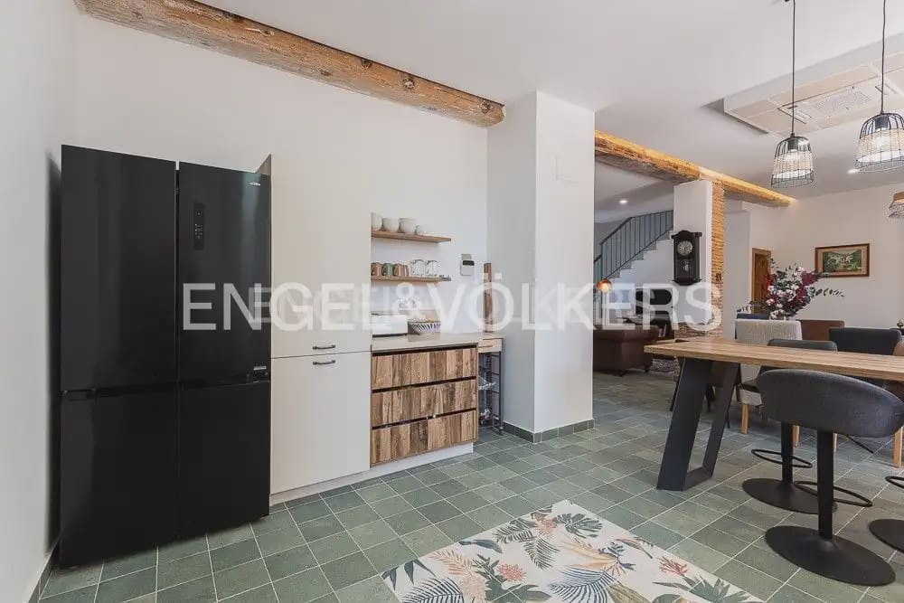 6 makuuhuone Maalaistalo myytävänä paikassa Alzira mukana uima-altaan 
autotalli - 890 000 € (Ref: 9897992)