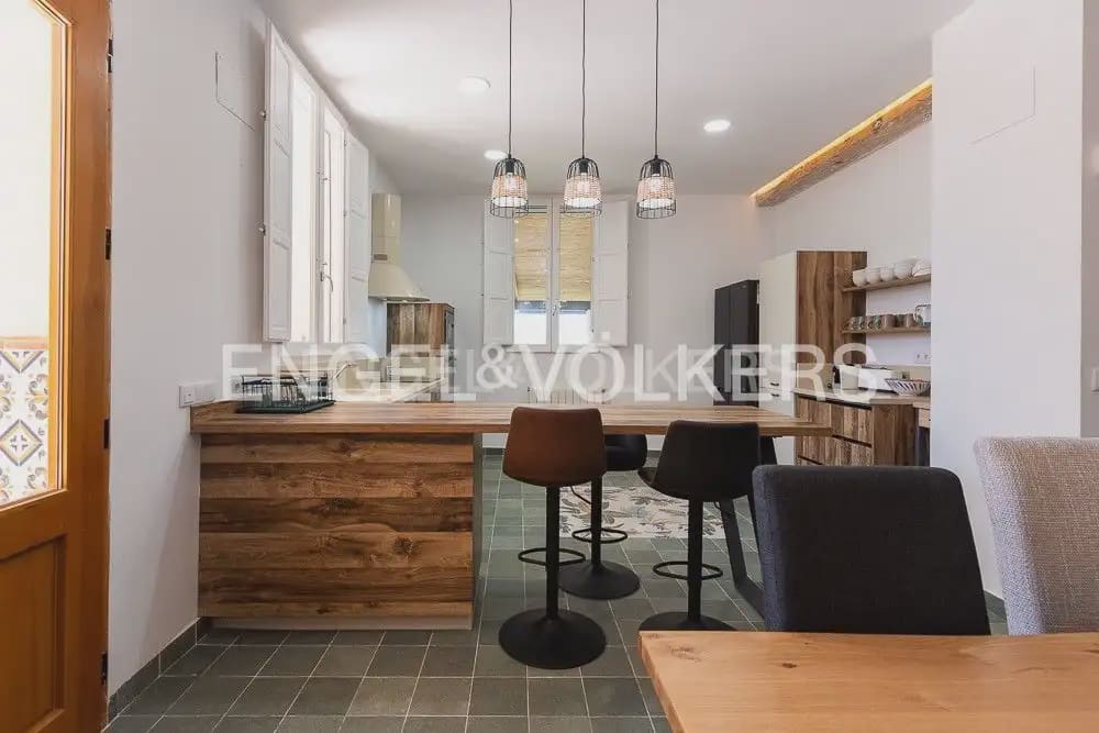 6 makuuhuone Maalaistalo myytävänä paikassa Alzira mukana uima-altaan 
autotalli - 890 000 € (Ref: 9897992)